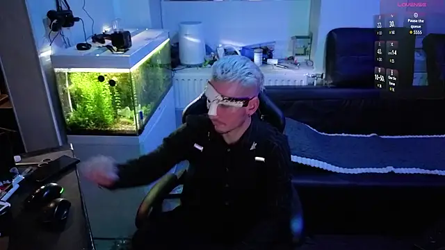 Snapshot of Rayzel_White chatting on 31, 1, 2026 Rayzel White online show from 31, 1, 2026