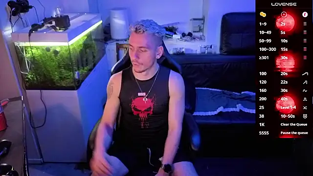 Snapshot of Rayzel_White chatting on 13, 2, 2026 Rayzel White online show from 13, 2, 2026