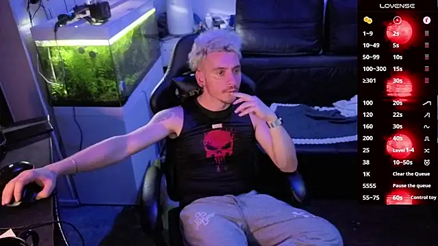 Snapshot of Rayzel_White chatting on 15, 2, 2026 Rayzel White online show from 15, 2, 2026