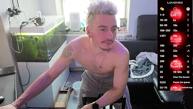 Snapshot of Rayzel_White chatting on 16, 2, 2026 Rayzel White online show from 16, 2, 2026