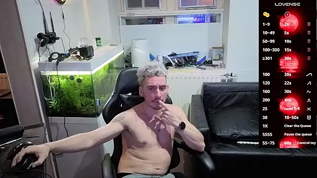 Snapshot of Rayzel_White chatting on 17, 2, 2026 Rayzel White online show from 17, 2, 2026