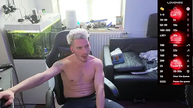 Snapshot of Rayzel_White chatting on 19, 2, 2026 Rayzel White online show from 19, 2, 2026