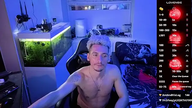 Snapshot of Rayzel_White chatting on 24, 2, 2026 Rayzel White online show from 24, 2, 2026