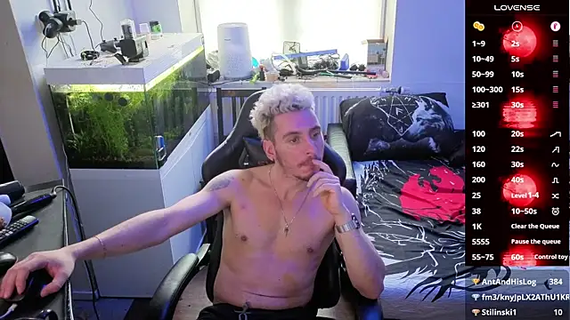 Snapshot of Rayzel_White chatting on 24, 2, 2026 Rayzel White online show from 24, 2, 2026