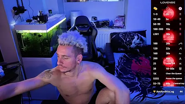 Snapshot of Rayzel_White chatting on 25, 2, 2026 Rayzel White online show from 25, 2, 2026