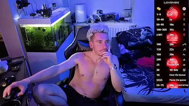 Snapshot of Rayzel_White chatting on 25, 2, 2026 Rayzel White online show from 25, 2, 2026