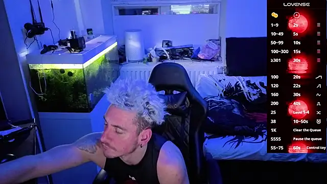 Snapshot of Rayzel_White chatting on 1, 3, 2026 Rayzel White online show from 1, 3, 2026