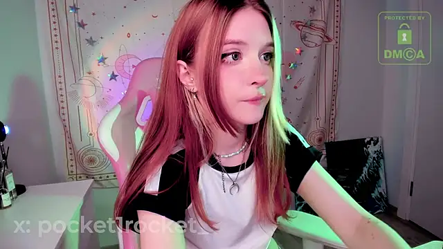 Snapshot of _PocketRocket_ chatting on 23, 11, 2025 PocketRocket online show from 23, 11, 2025