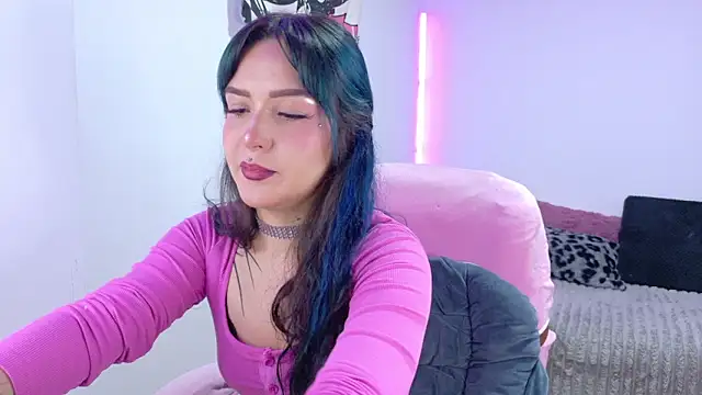 Snapshot of dollmeow chatting on 14, 4, 2026 dollmeow online show from 14, 4, 2026