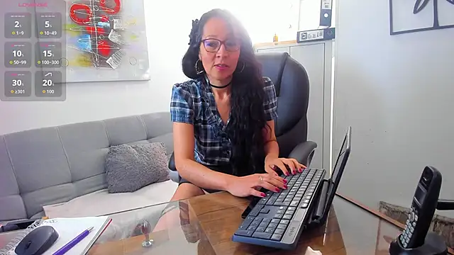 Snapshot of loretta_fraser chatting on 15, 5, 2026 loretta fraser online show from 15, 5, 2026