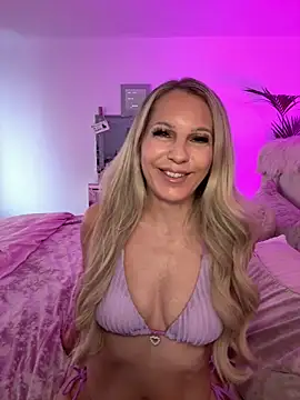 Snapshot of JulieSol chatting on 12, 5, 2026 JulieSol online show from 12, 5, 2026