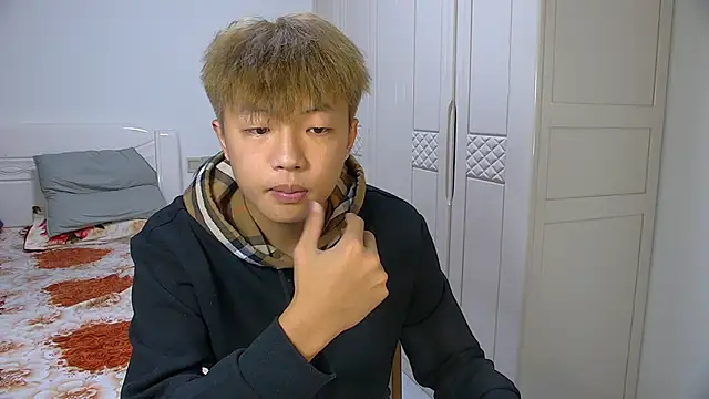 Snapshot of Chocolates-001 chatting on 4, 2, 2026 Chocolates-001 online show from 4, 2, 2026