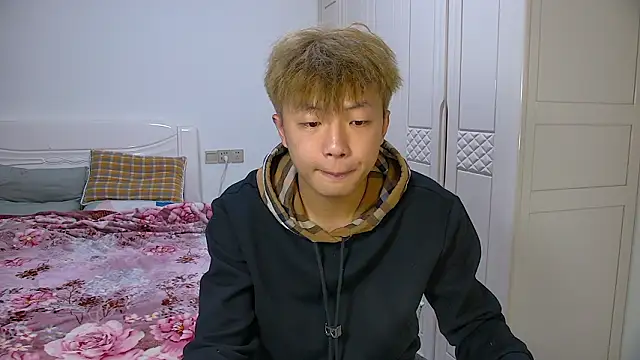 Snapshot of Chocolates-001 chatting on 5, 2, 2026 Chocolates-001 online show from 5, 2, 2026