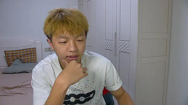 Snapshot of Chocolates-001 chatting on 15, 3, 2026 Chocolates-001 online show from 15, 3, 2026