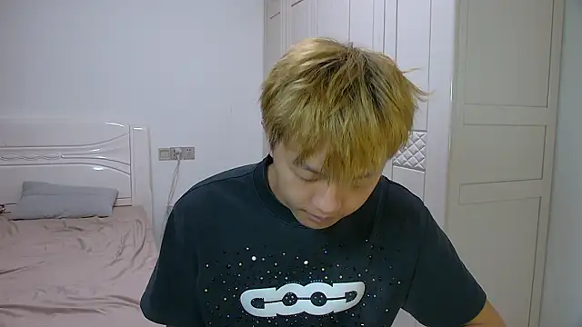 Snapshot of Chocolates-001 chatting on 18, 3, 2026 Chocolates-001 online show from 18, 3, 2026