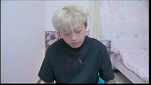 Snapshot of Chocolates-001 chatting on 9, 4, 2026 Chocolates-001 online show from 9, 4, 2026