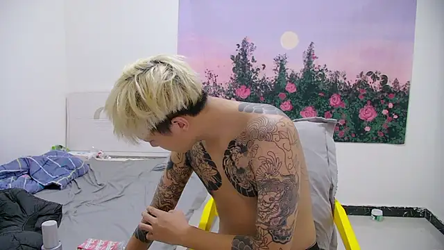 Snapshot of Chocolates-001 chatting on 17, 4, 2026 Chocolates-001 online show from 17, 4, 2026