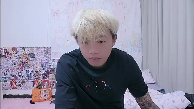 Snapshot of Chocolates-001 chatting on 20, 4, 2026 Chocolates-001 online show from 20, 4, 2026