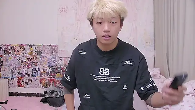 Snapshot of Chocolates-001 chatting on 26, 4, 2026 Chocolates-001 online show from 26, 4, 2026