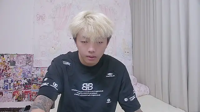 Snapshot of Chocolates-001 chatting on 27, 4, 2026 Chocolates-001 online show from 27, 4, 2026