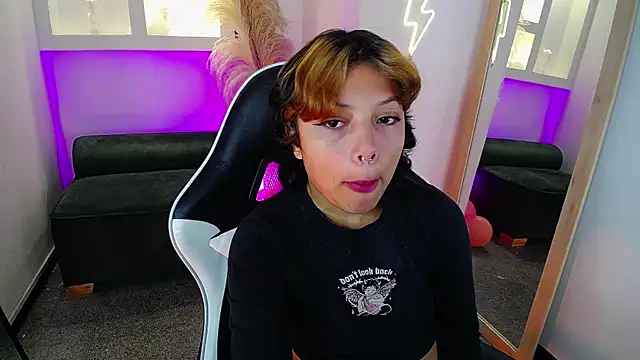 Snapshot of melodyy_as chatting on 27, 4, 2026 melodyy as online show from 27, 4, 2026