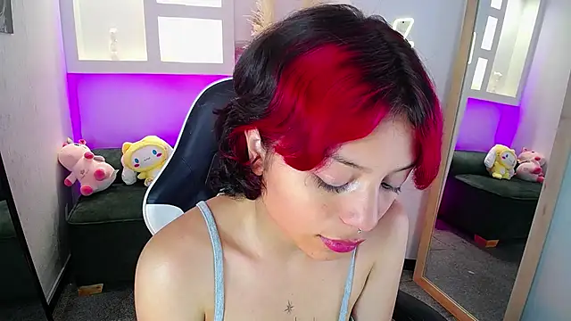 Snapshot of melodyy_as chatting on 18, 5, 2026 melodyy as online show from 18, 5, 2026