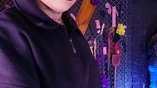 Snapshot of Miss_Juliett_bdsm chatting on 4, 5, 2026 Miss Juliett bdsm online show from 4, 5, 2026