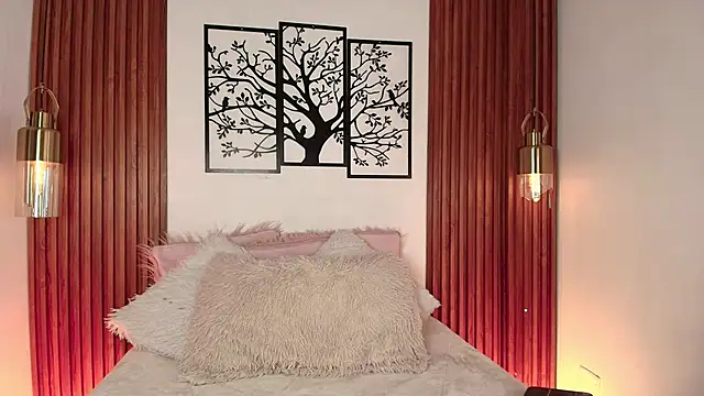 Taylor Snow online show from 4, 3, 2026