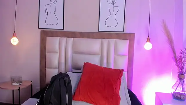 TessaMonroee online show from 10, 2, 2026