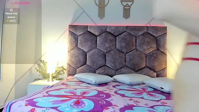 valeria becket online show from 26, 2, 2026