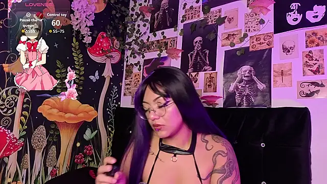 Snapshot of victoriia_thompson chatting on 5, 3, 2026 victoriia thompson online show from 5, 3, 2026