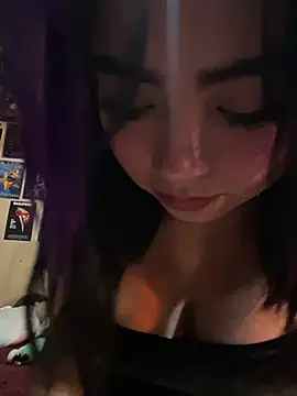 Snapshot of pinkybombon chatting on 17, 4, 2026 pinkybombon online show from 17, 4, 2026