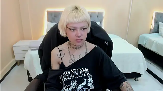 Bela Craxkerr online show from 17, 4, 2026