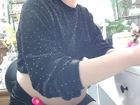 Snapshot of Mika-Spa21 chatting on 7, 2, 2026 Mika-Spa21 online show from 7, 2, 2026