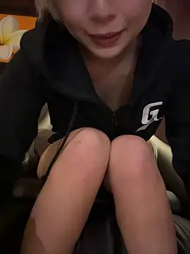 BADBITCHISAKI online show from 11, 3, 2026