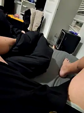 Snapshot of Tom32828 chatting on 4, 3, 2026 Tom32828 online show from 4, 3, 2026