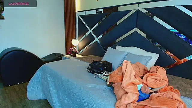 Ambarross  online show from 13, 5, 2026