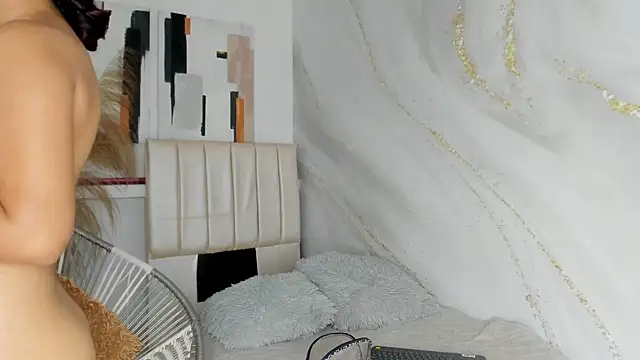 Snapshot of sofia_laverde chatting on 4, 4, 2026 sofia laverde online show from 4, 4, 2026