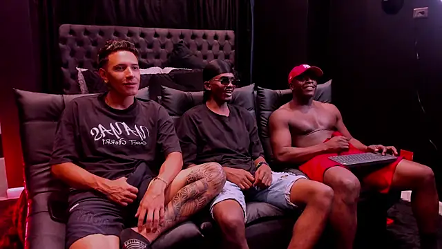 Snapshot of friendslymens chatting on 19, 1, 2026 friendslymens online show from 19, 1, 2026