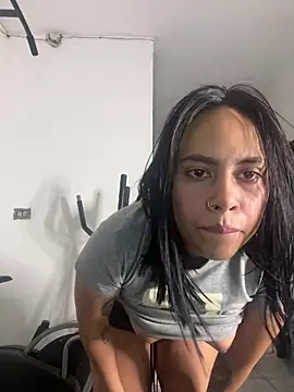 Snapshot of CarolinaRaven chatting on 5, 4, 2026 CarolinaRaven online show from 5, 4, 2026