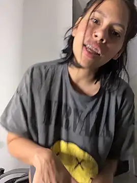 Snapshot of CarolinaRaven chatting on 21, 4, 2026 CarolinaRaven online show from 21, 4, 2026