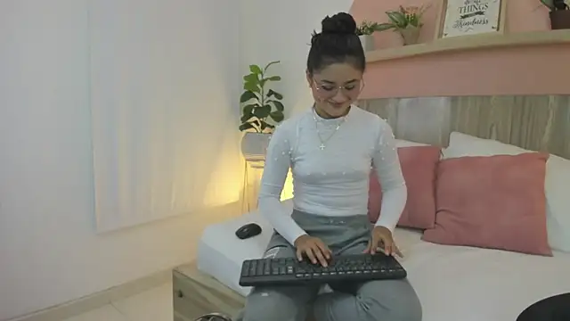 ivette swan online show from 18, 2, 2026