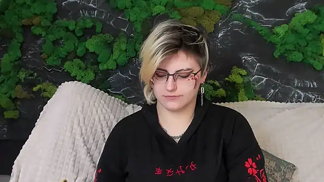 Snapshot of ABSI_GLITCH chatting on 19, 2, 2026 ABSI GLITCH online show from 19, 2, 2026