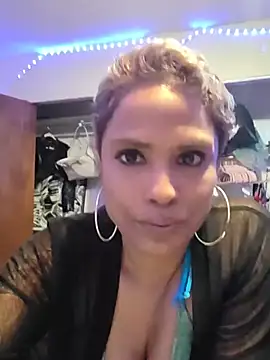 Snapshot of JasmineSkky chatting on 4, 6, 2026 JasmineSkky online show from 4, 6, 2026