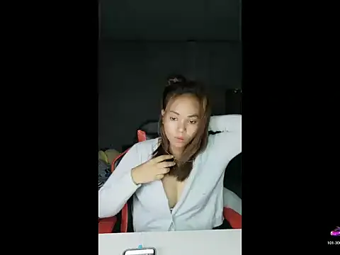 Snapshot of Pearlveil chatting on 9, 3, 2026 Pearlveil online show from 9, 3, 2026