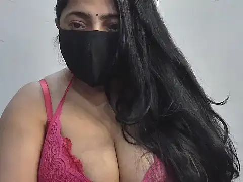 Snapshot of GaggingGirl_ chatting on 8, 4, 2026 GaggingGirl online show from 8, 4, 2026