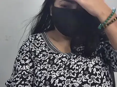 Snapshot of GaggingGirl_ chatting on 11, 4, 2026 GaggingGirl online show from 11, 4, 2026