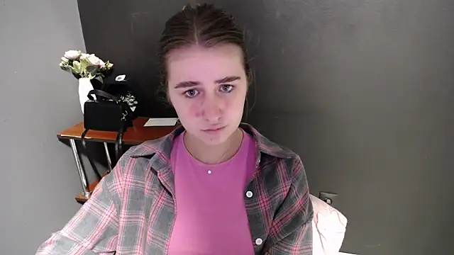 Sunny siren online show from 12, 3, 2026