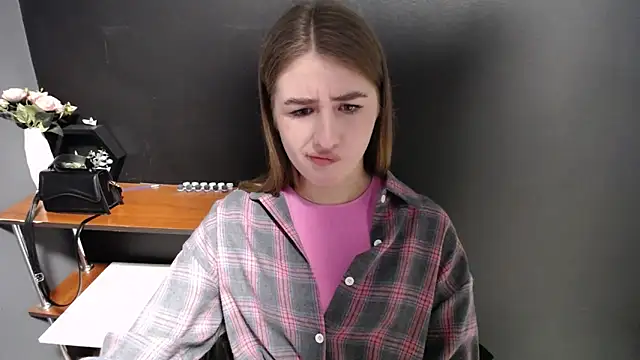 Sunny siren online show from 18, 4, 2026