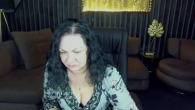 IrissMoon online show from 17, 4, 2026